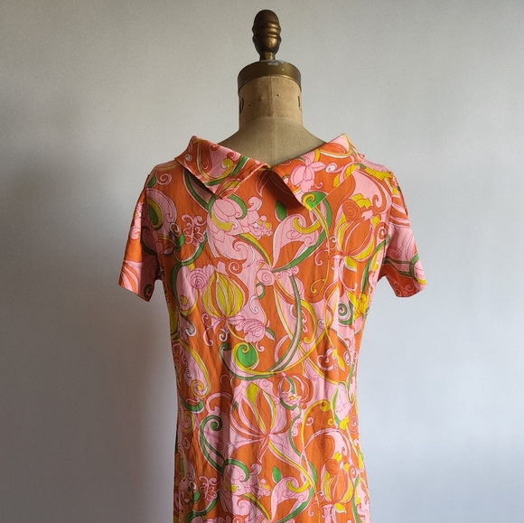 Psychedelic Retro Style Dress - Picture 2 of 3